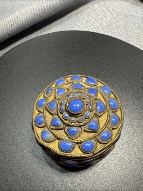 VTG Source Unknown Gold-Tone Brass Trinket Box with Blue Lapis Lazuli